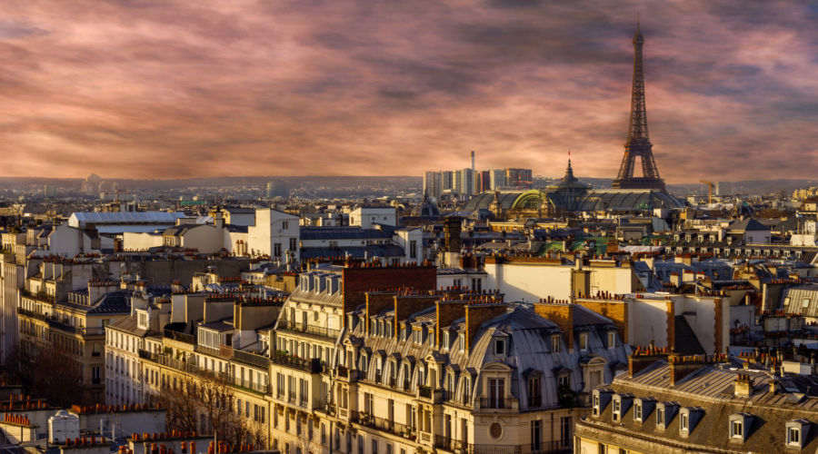 entertain friends in Paris